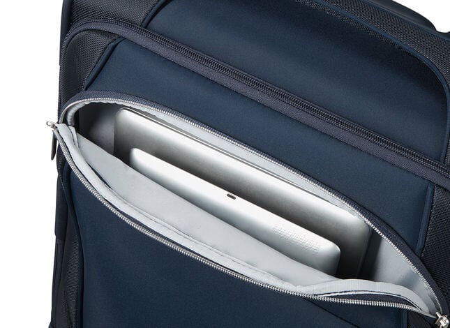 Tasca frontale con comparto per laptop