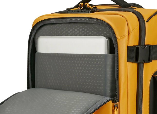 Tasca frontale con comparto per laptop
