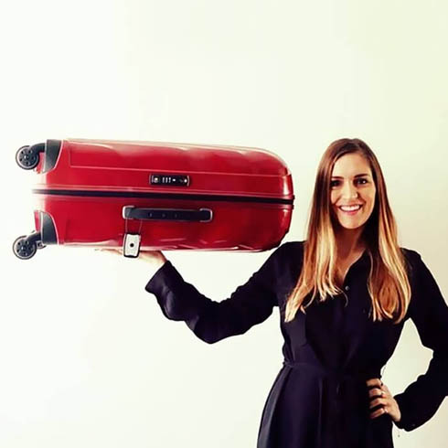 Unique shape, amazing colours, great strength & immense lightness...Cosmolite by Samsonite.