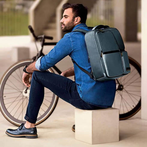 Uno zaino business: un mix perfetto di stile casual e funzionalità.