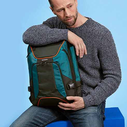 Kleur è la collezione dal look sportivo, caratterizzata da un design moderno, numerose tasche ed energetiche combinazioni di colore.